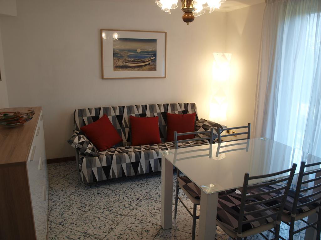 Apartment Maria & Patrizio Lignano Sabbiadoro Szoba fotó